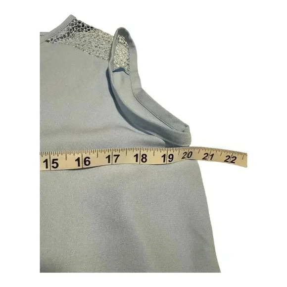 Ann Taylor Loft Women’s Medium Oversized Pale Blue Cuffed‎ Sleeveless Top - Picture 6 of 7